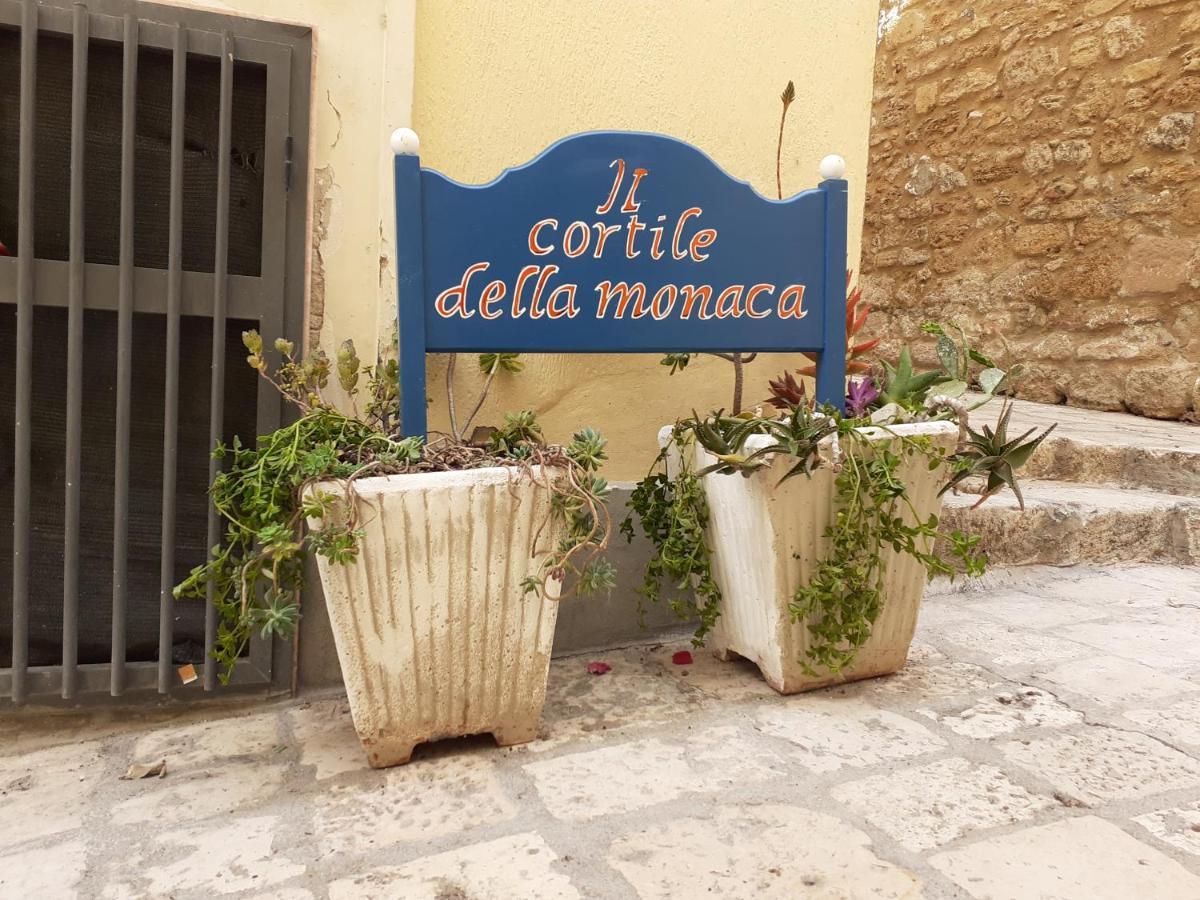 Il Cortile Della Monaca Bed and Breakfast Brindisi Exteriör bild