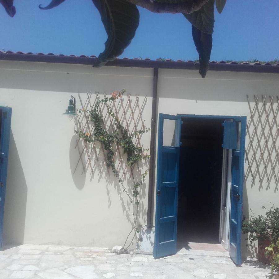 Il Cortile Della Monaca Bed and Breakfast Brindisi Exteriör bild