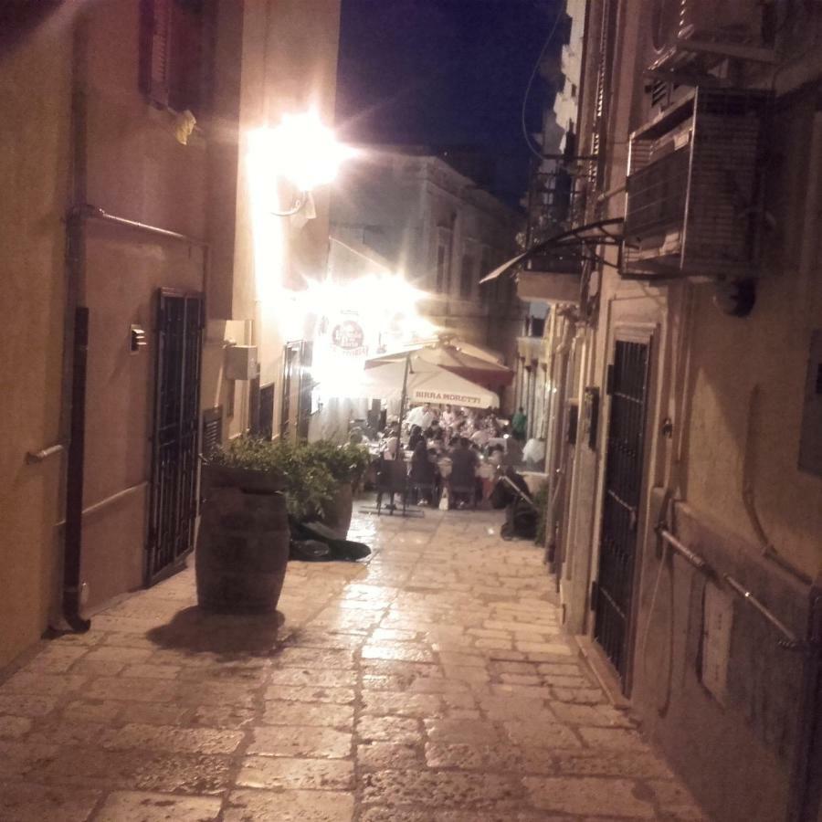 Il Cortile Della Monaca Bed and Breakfast Brindisi Exteriör bild